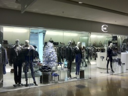 01of02 InteriorDesignHK FashionStoreDesign